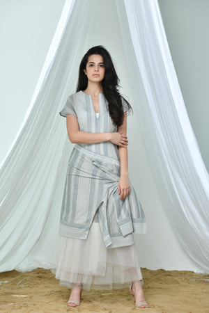 Mesh striped grey